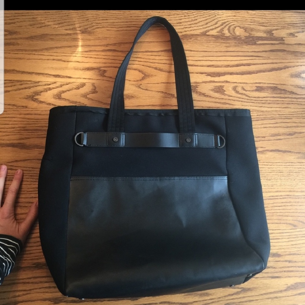 Lululemon   URBAN OASIS TOTE